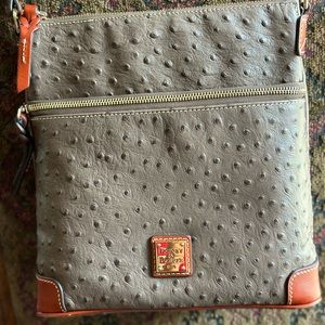 🍂Dooney and Bourke Ostrich Crossbody